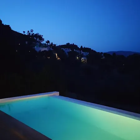 Amos Sea View Vilă