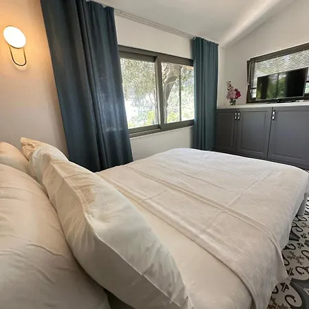 Amos Sea View Villa *